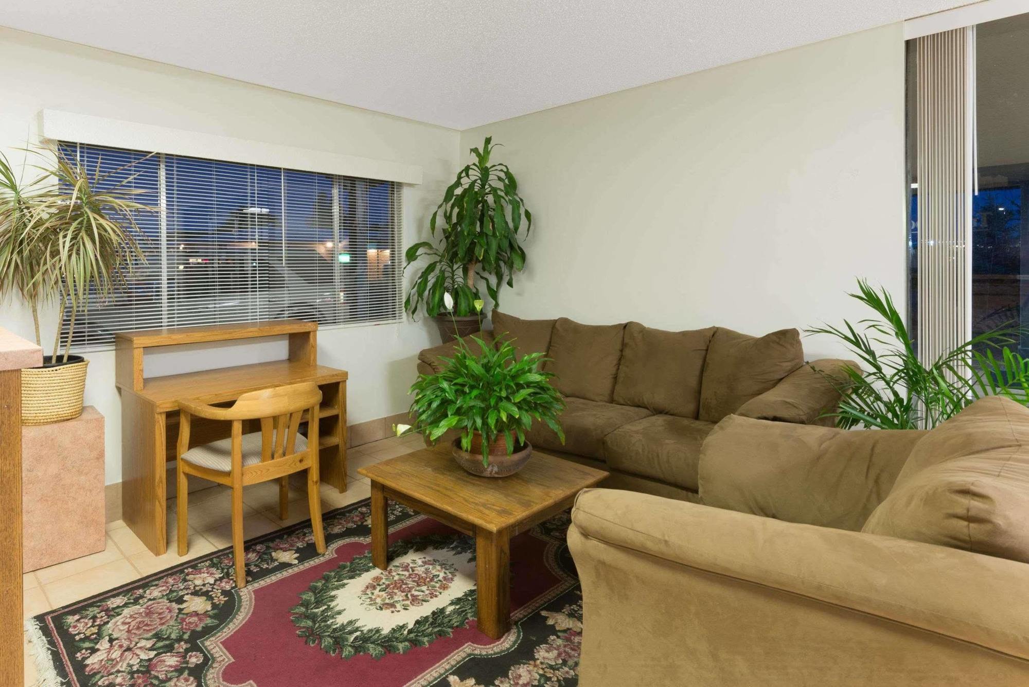 קורטז Suburban Studios Near Mesa Verde מראה חיצוני תמונה